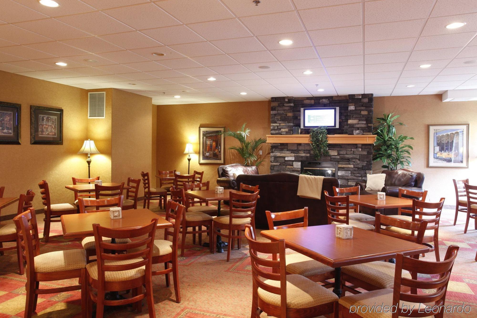 Pomeroy Inn And Suites Chetwynd Extérieur photo