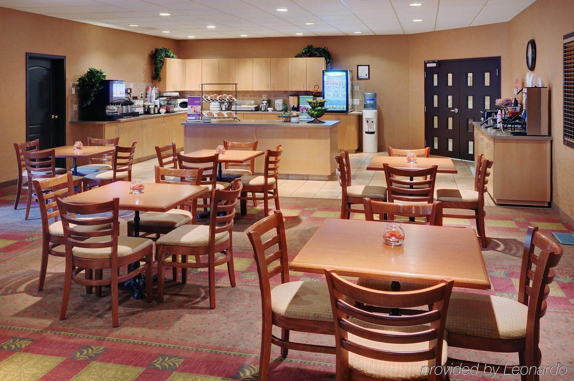 Pomeroy Inn And Suites Chetwynd Extérieur photo