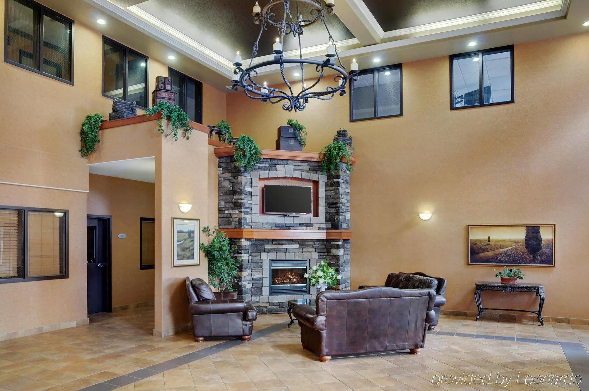 Pomeroy Inn And Suites Chetwynd Extérieur photo