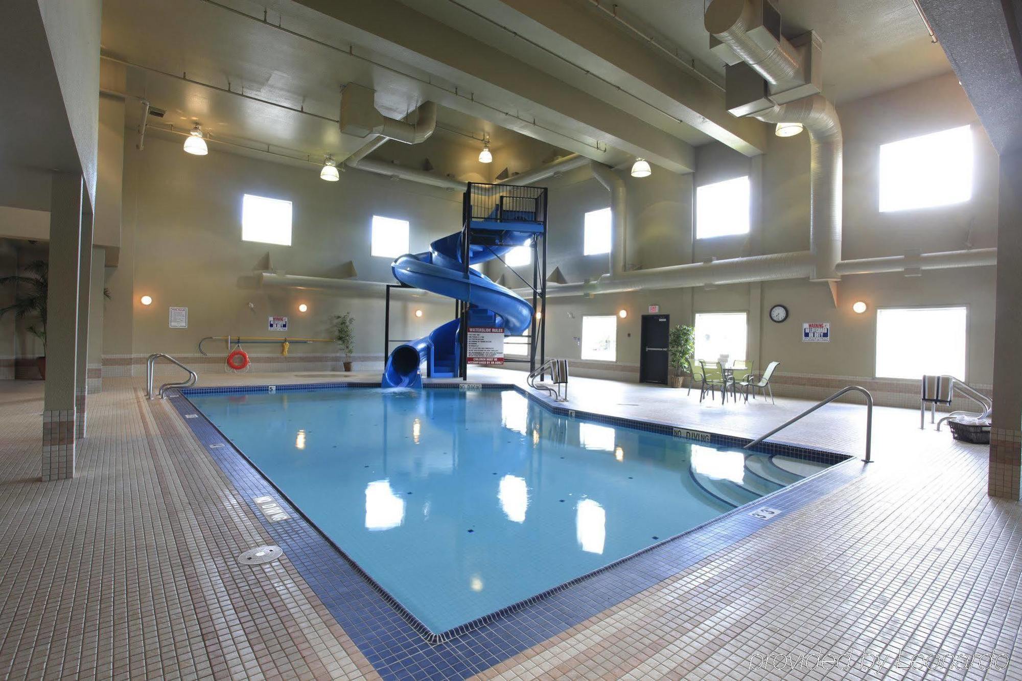 Pomeroy Inn And Suites Chetwynd Extérieur photo
